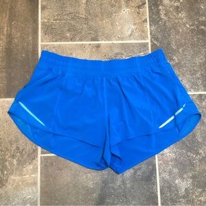 Lululemon Hotty Hot Low-Rise Short 2.5" (Poolside, Size 12)